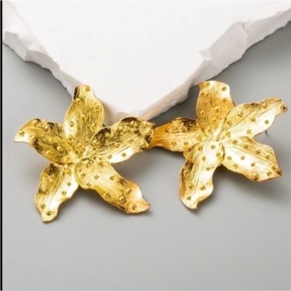 Zara Sea Star Gold Flower Statement Earrings Oversized Textured Metal Floral